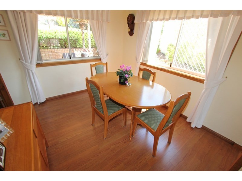 11 Mount Place, Green Point NSW 2251