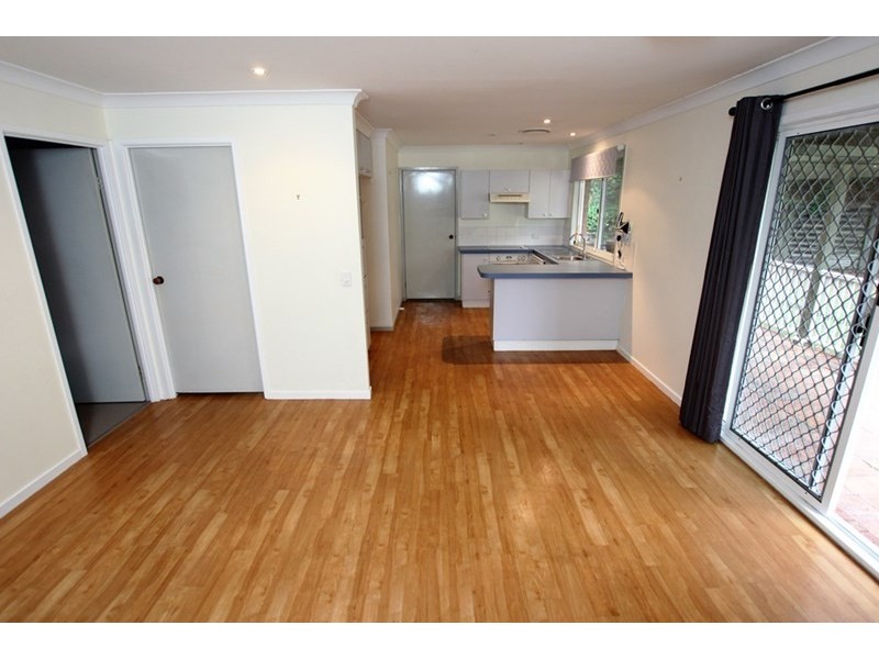 10 Ernest Street, Green Point NSW 2251