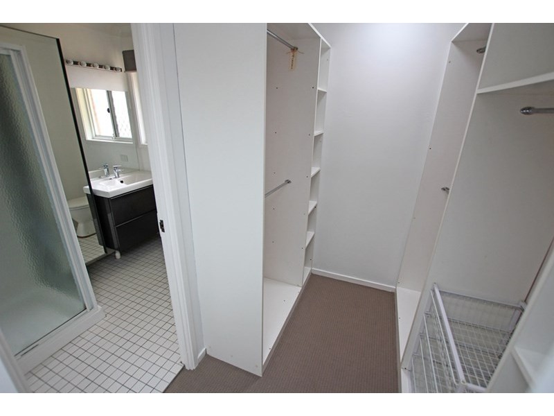 10 Ernest Street, Green Point NSW 2251