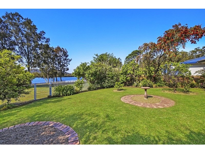 67 Bayline Drive, Point Clare NSW 2250