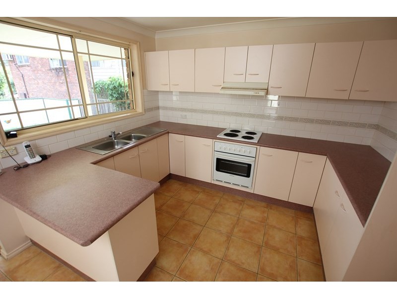 2/235 Avoca Drive, Green Point NSW 2251