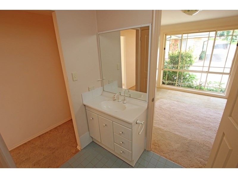 2/235 Avoca Drive, Green Point NSW 2251