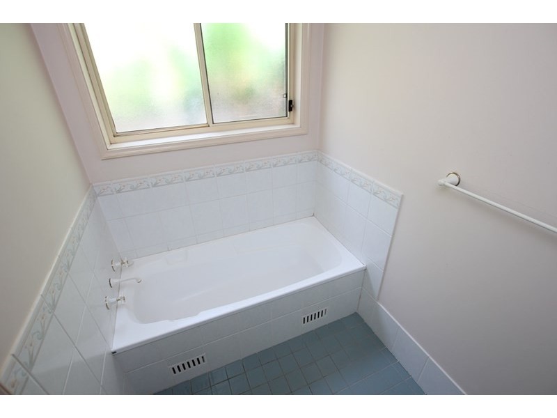 2/235 Avoca Drive, Green Point NSW 2251