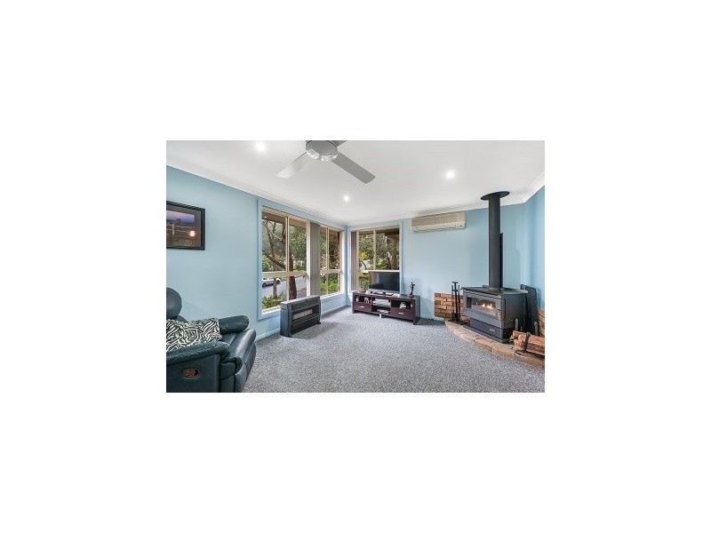 9 Redgrove Street, Green Point NSW 2251
