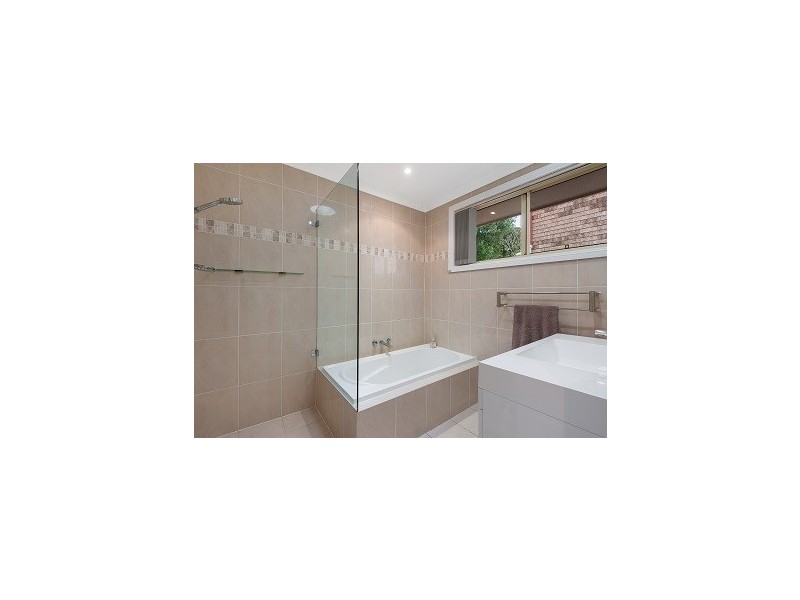 9 Redgrove Street, Green Point NSW 2251