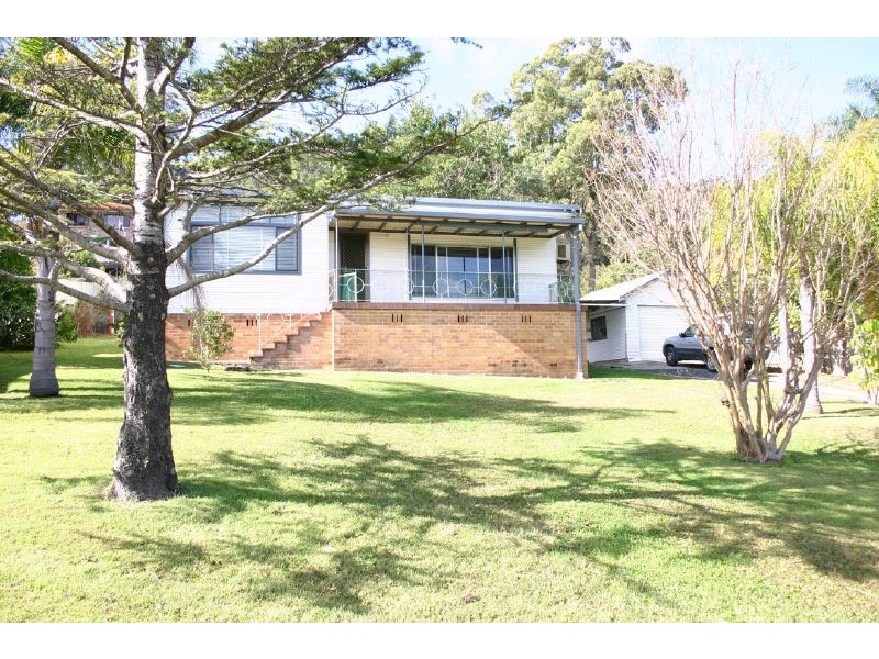 240 Avoca Drive, Green Point NSW 2251