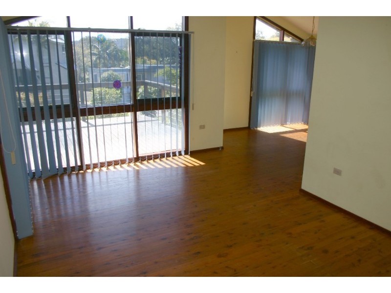 21 Lakewood Avenue, Green Point NSW 2251