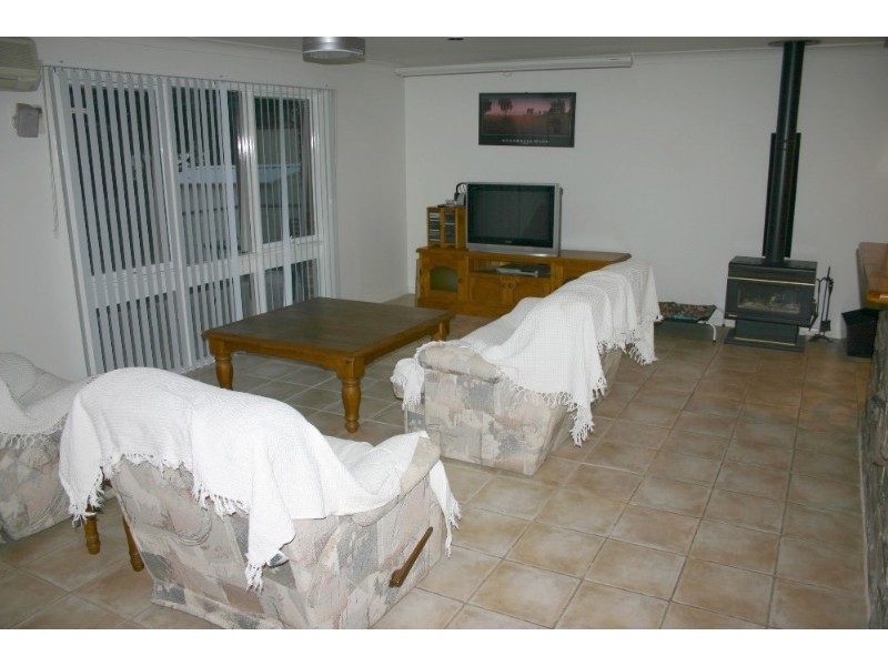 8 Cudgee Crescent, Green Point NSW 2251