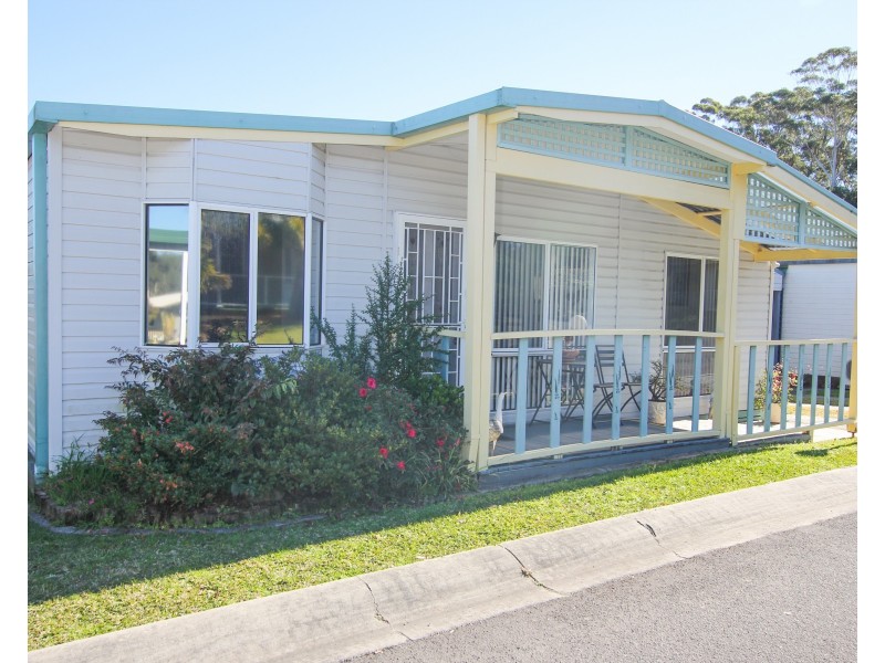 8 Arthur Phillip Drive, Kincumber Nautical Village, Kincumber NSW 2251