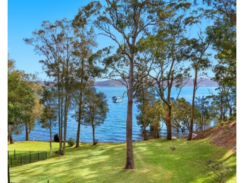 1/309 Avoca Drive, Green Point NSW 2251