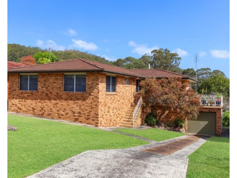 17 Berry Avenue, Green Point NSW 2251