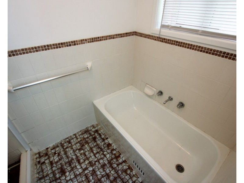 6 Algwen Road, North Gosford NSW 2250