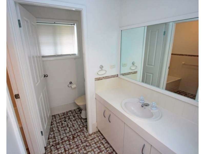 6 Algwen Road, North Gosford NSW 2250