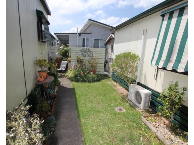 F1 Broadlands Estate,, Green Point NSW 2251