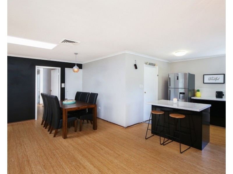 56 Orana Street, Green Point NSW 2251