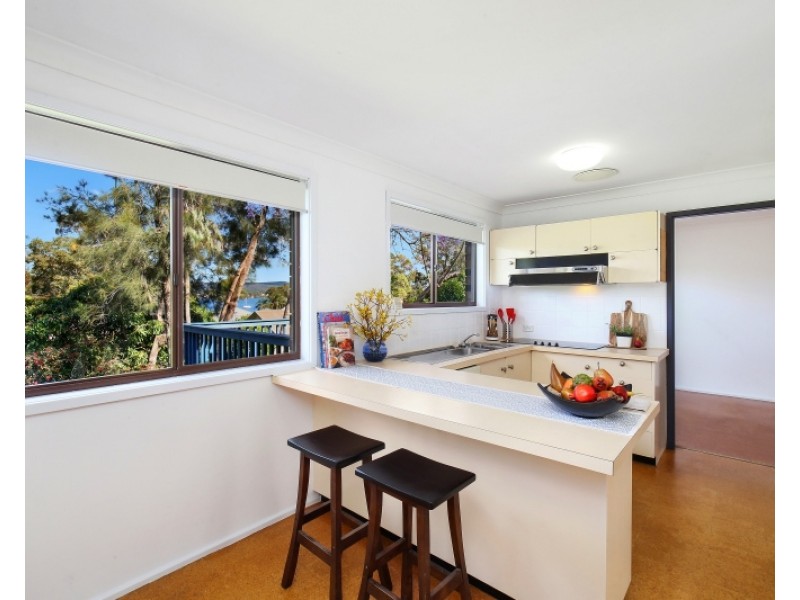 231 Avoca Drive, Green Point NSW 2251