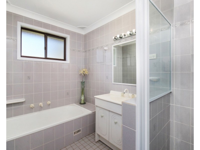 231 Avoca Drive, Green Point NSW 2251