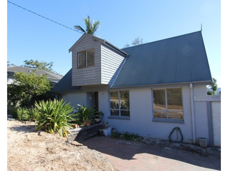 301 Avoca Drive, Green Point NSW 2251