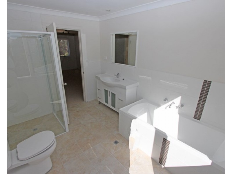 301 Avoca Drive, Green Point NSW 2251