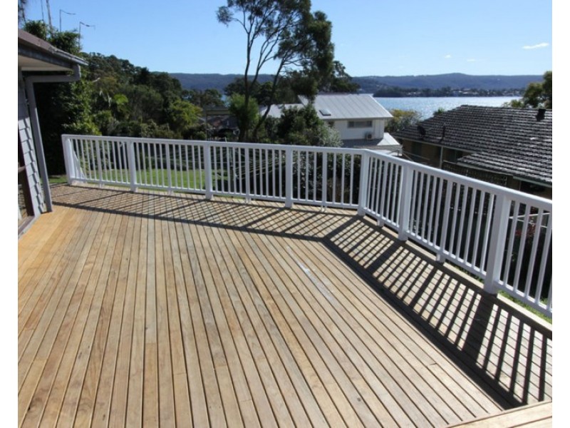 301 Avoca Drive, Green Point NSW 2251