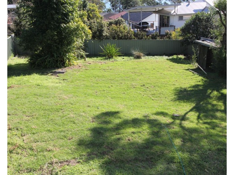 301 Avoca Drive, Green Point NSW 2251