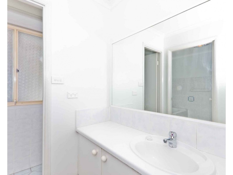 28 White Cedar Close, Green Point NSW 2251