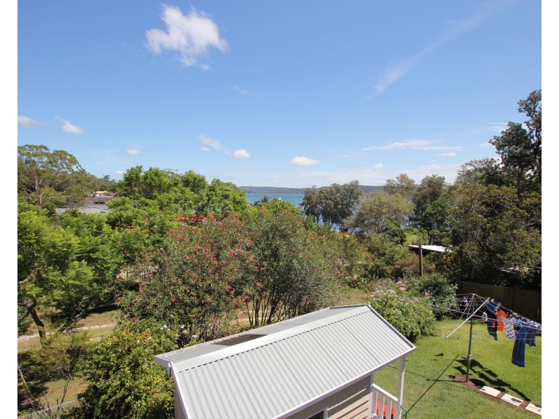 17 Berry Avenue, Green Point NSW 2251