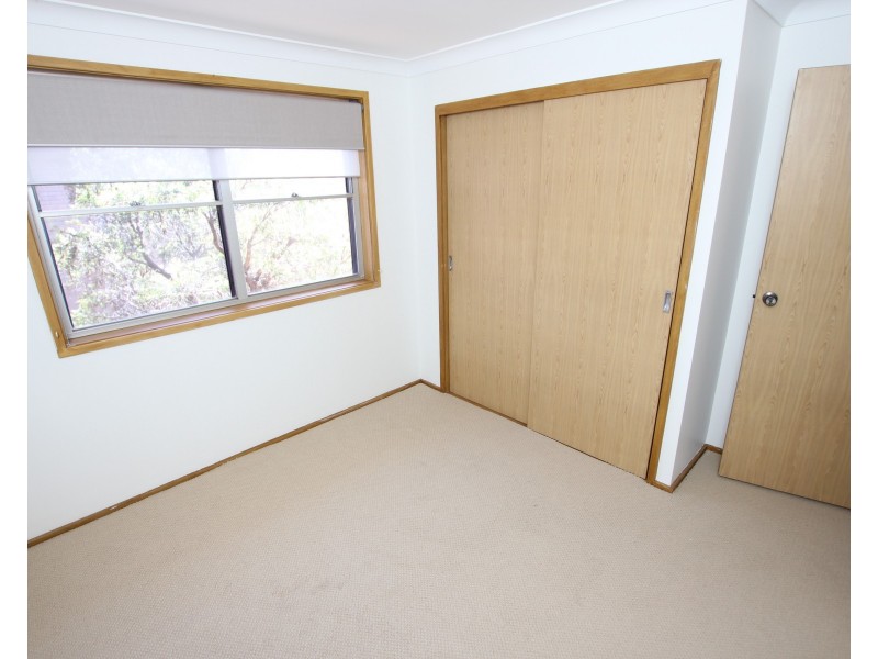 17 Berry Avenue, Green Point NSW 2251