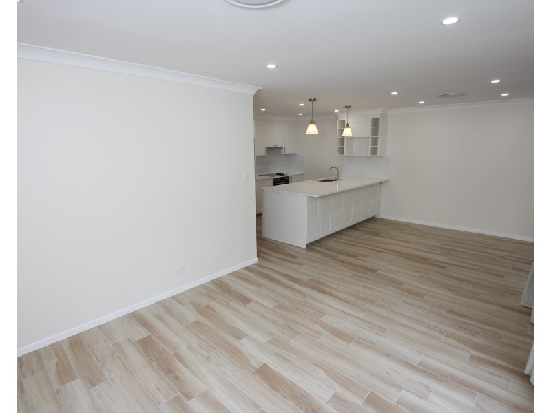 2/38 Greenvale Road, Green Point NSW 2251