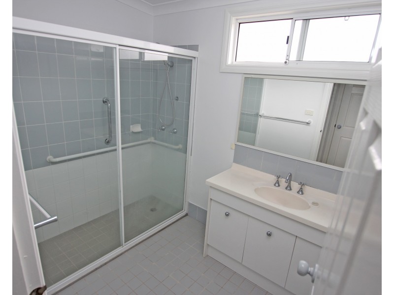 10 Fifth Ave,Broadlands Estate, Green Point NSW 2251