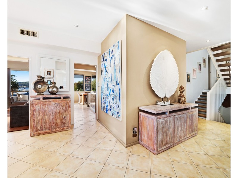 287 Avoca Drive, Green Point NSW 2251