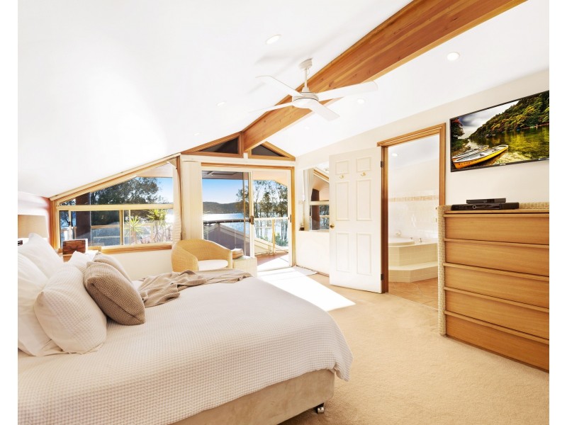 287 Avoca Drive, Green Point NSW 2251