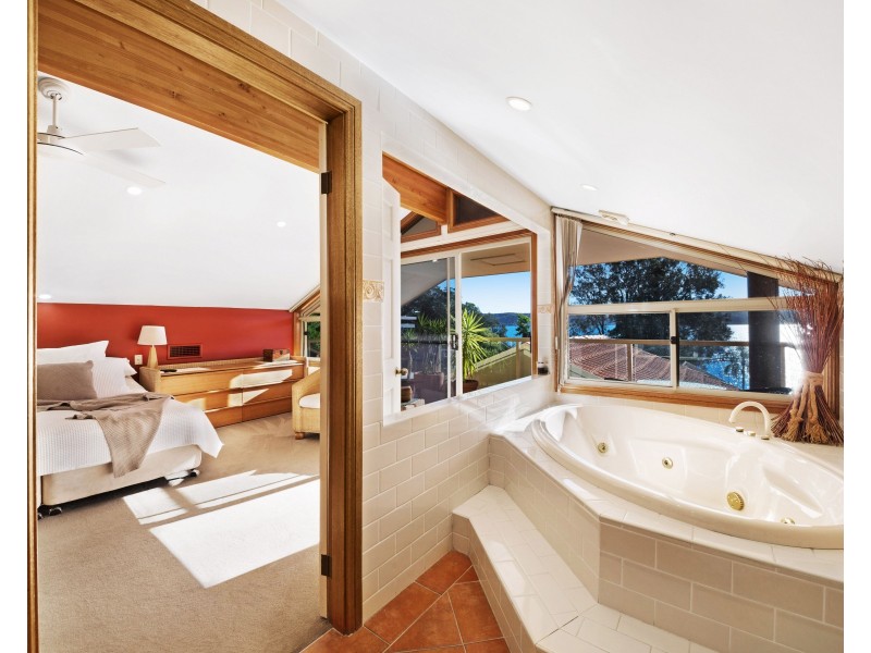 287 Avoca Drive, Green Point NSW 2251