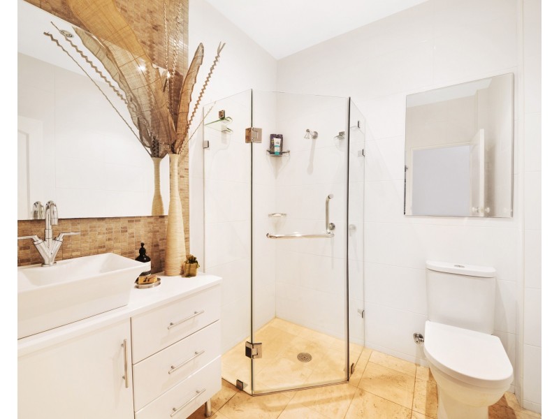 287 Avoca Drive, Green Point NSW 2251