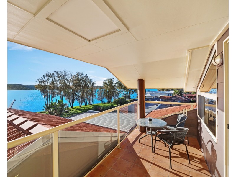 287 Avoca Drive, Green Point NSW 2251