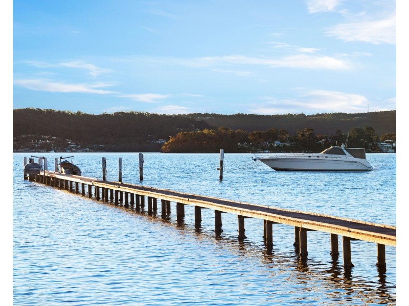 287 Avoca Drive, Green Point NSW 2251