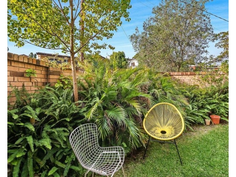 2/43 Asca Drive, Green Point NSW 2251