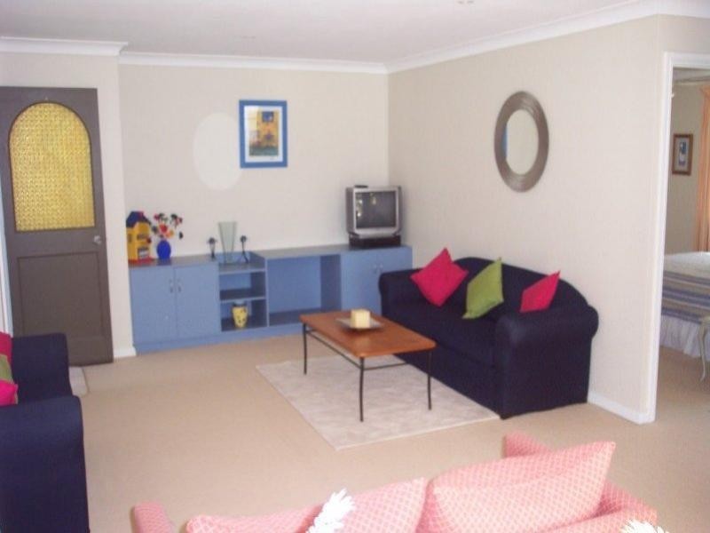 2/2 Asca Drive, Green Point NSW 2251