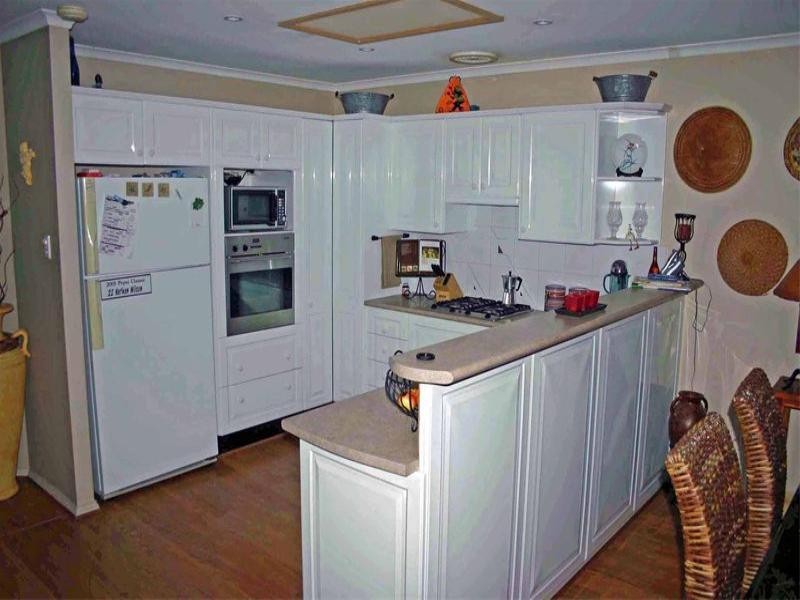 1/4 Willowin Close, Green Point NSW 2251