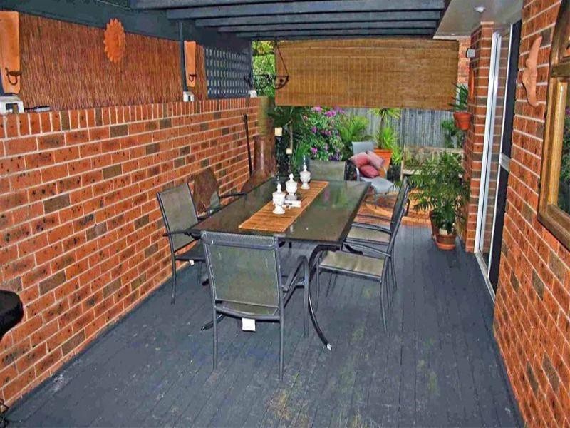 1/4 Willowin Close, Green Point NSW 2251