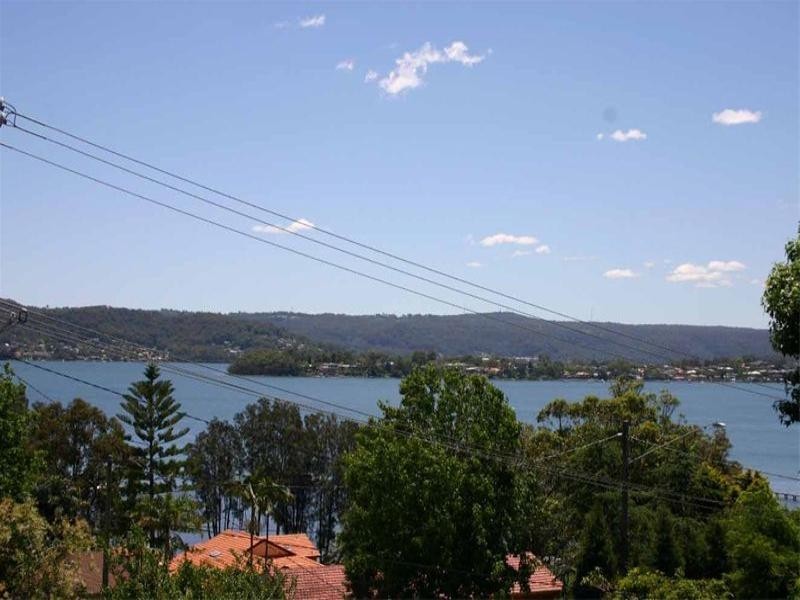 290 Avoca Drive, Green Point NSW 2251