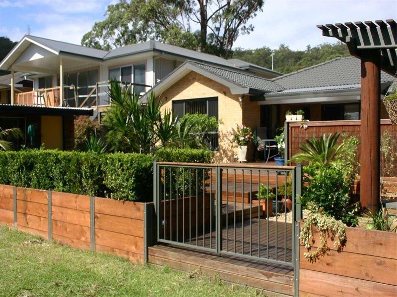 33 Bayside Drive, Green Point NSW 2251