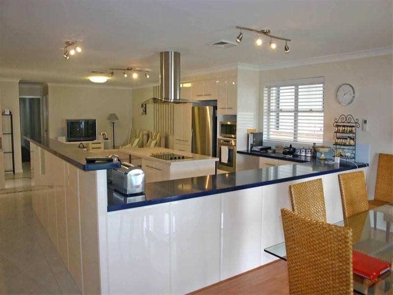 251 Avoca Drive, Green Point NSW 2251