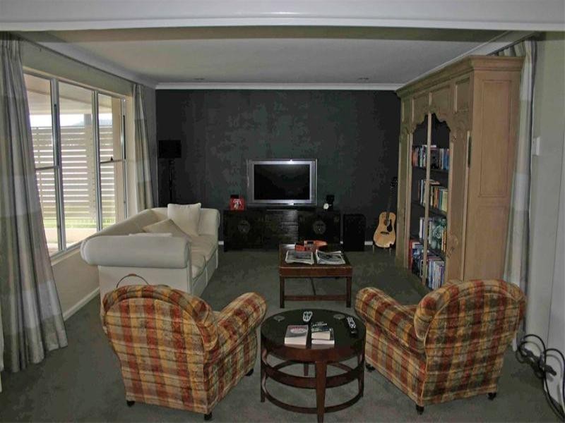 251 Avoca Drive, Green Point NSW 2251