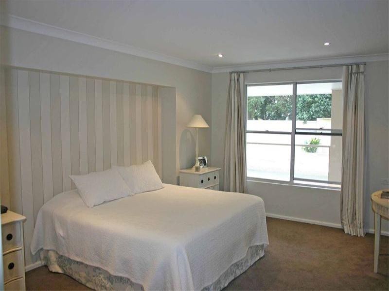 251 Avoca Drive, Green Point NSW 2251