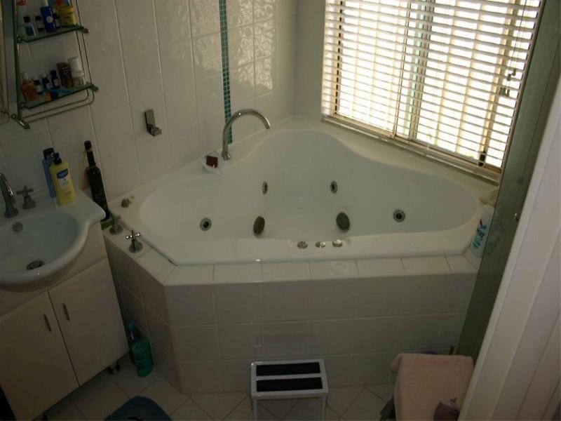 114 James Sea Drive, Green Point NSW 2251