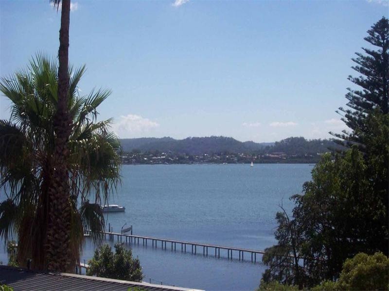 5 Merindah Avenue, Green Point NSW 2251