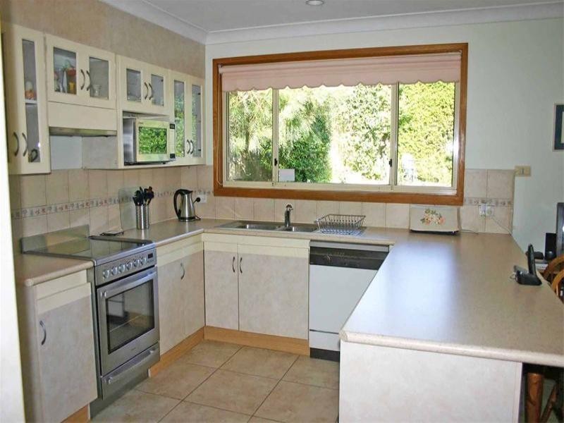 16 James Sea Drive, Green Point NSW 2251