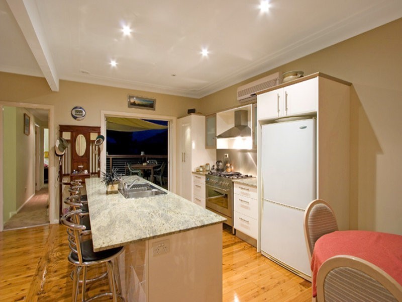 290 Avoca Drive, Green Point NSW 2251