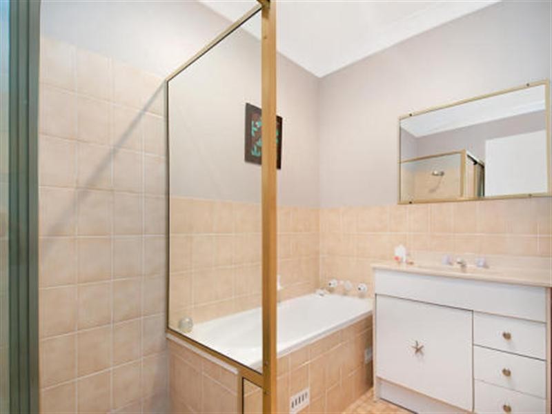 Point Frederick NSW 2250